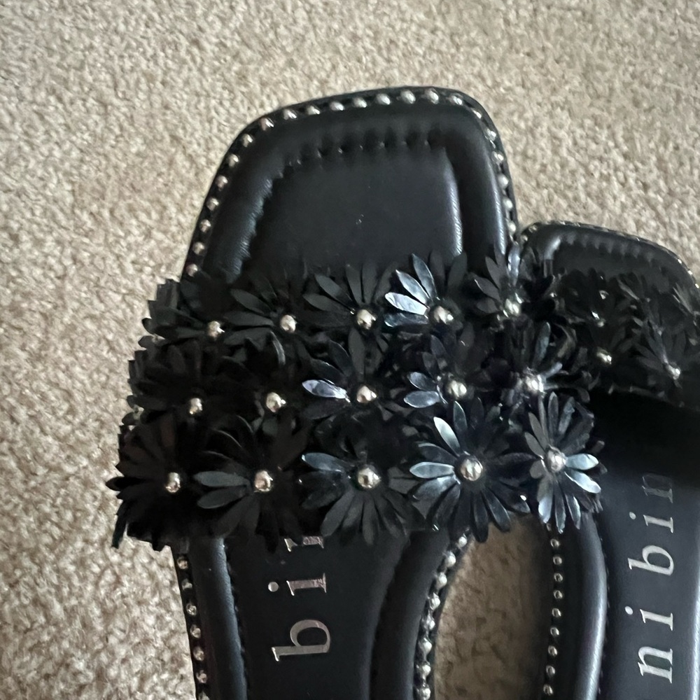 Gianni Bini Black Floral Slide Sandals with Stud Trim - Picture 2 of 3